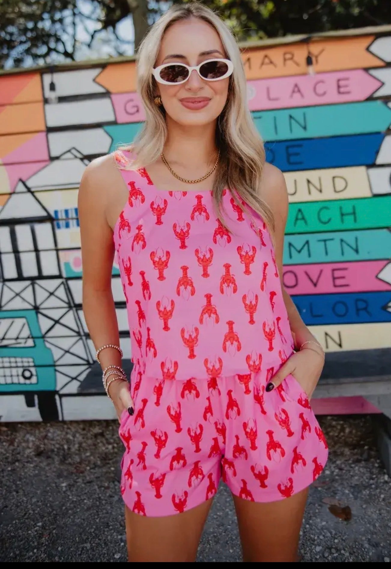 Crawfish 2 Piece Set (this will be here by March 13th)