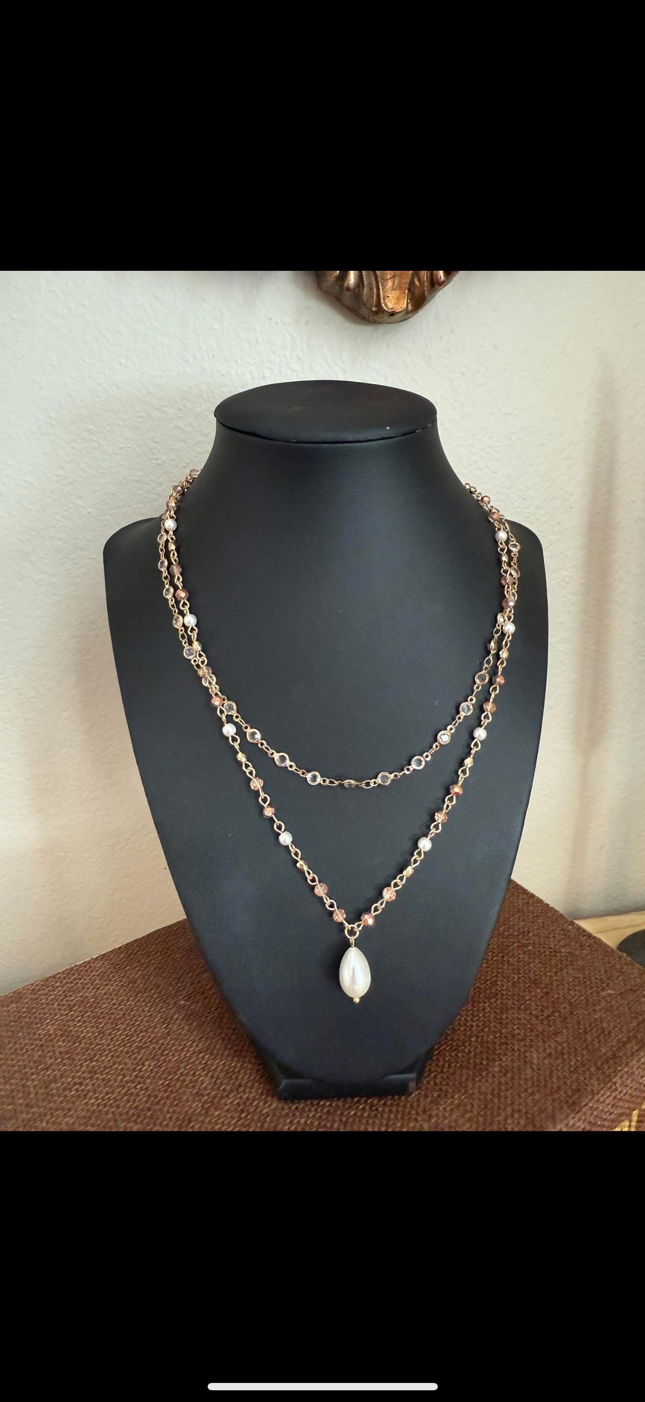 Pearl pendant Beaded Necklace