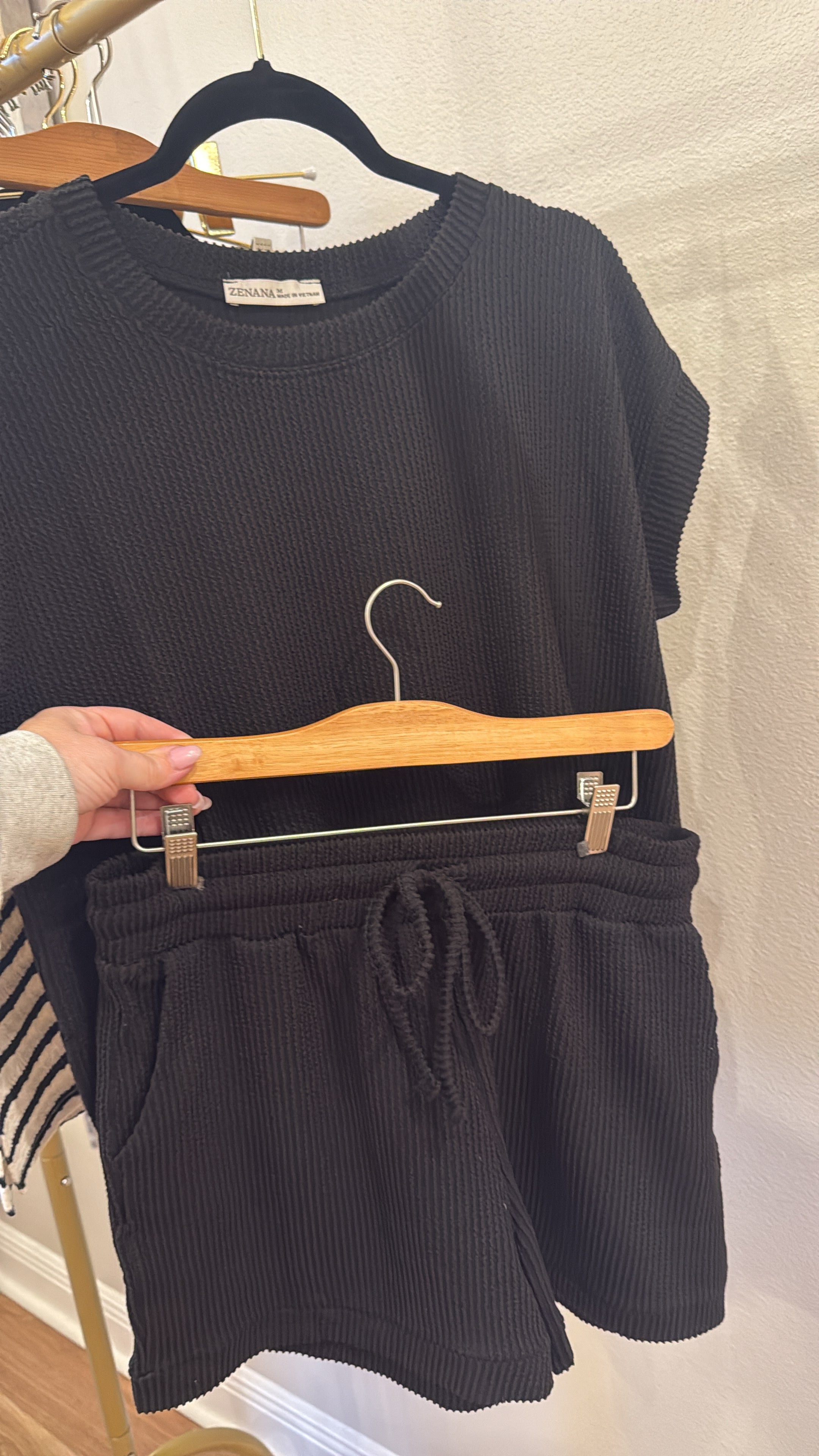 The Simple And Chic Set