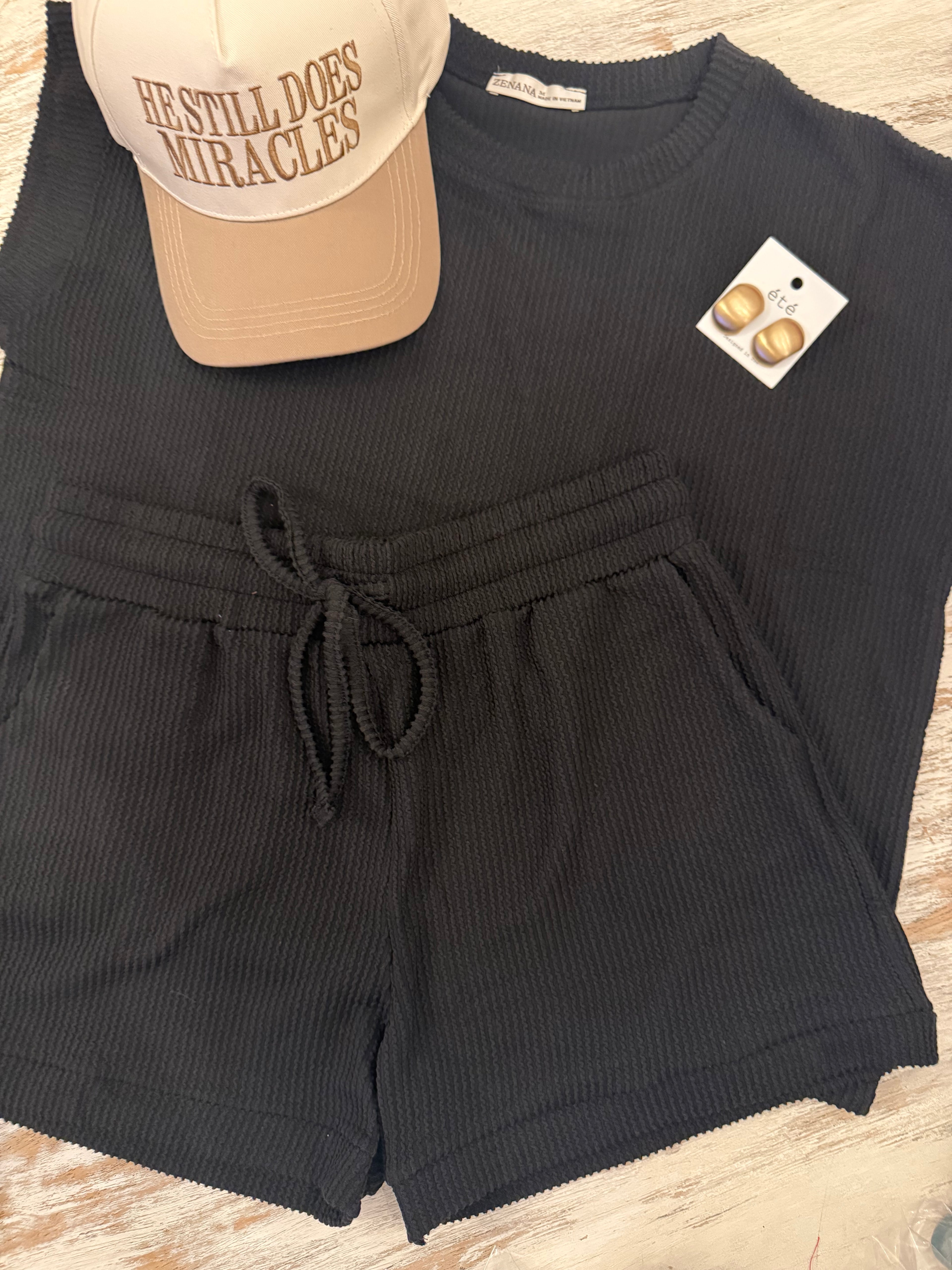 The Simple And Chic Set