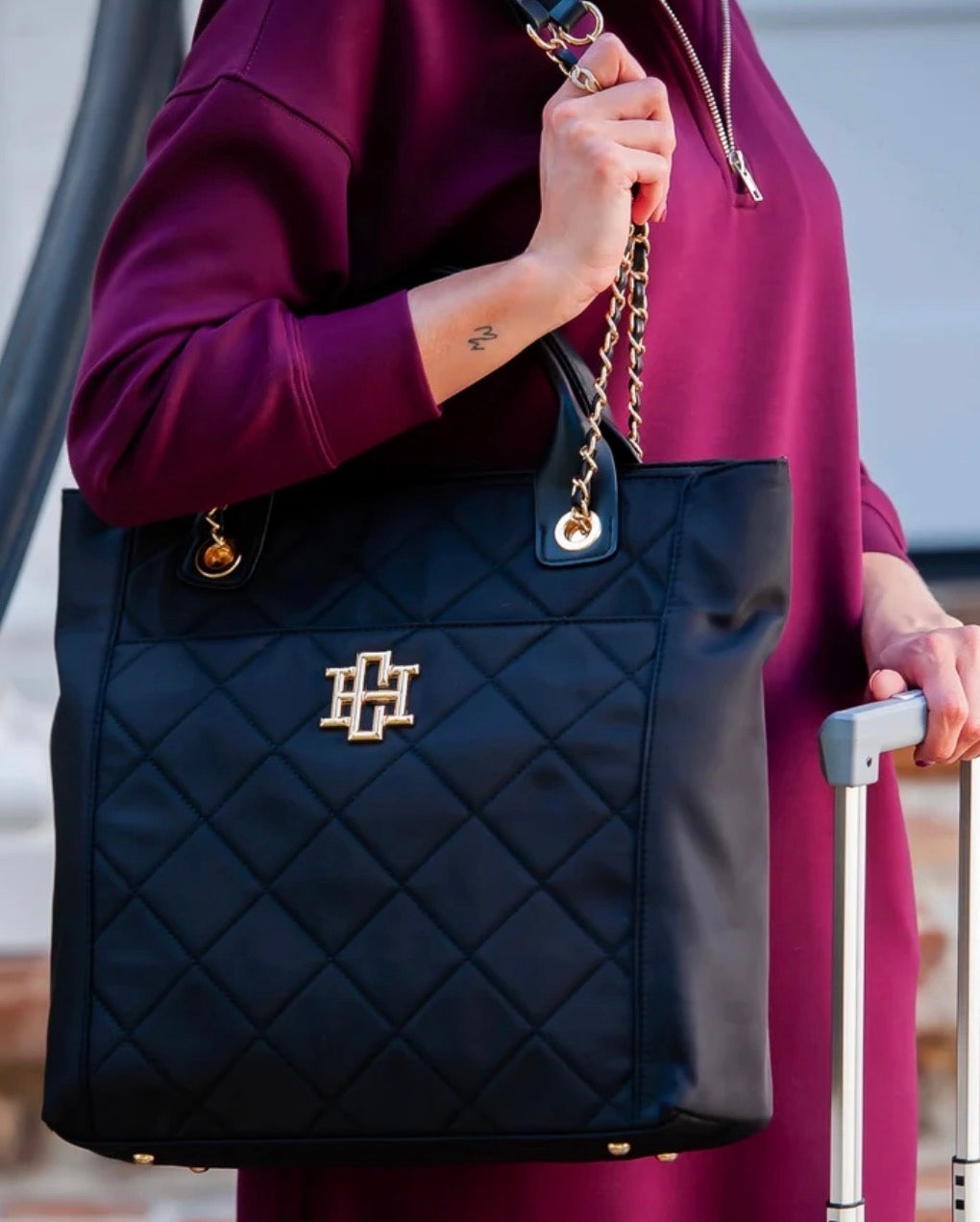 Kinzley Tote Black Caroline Hill
